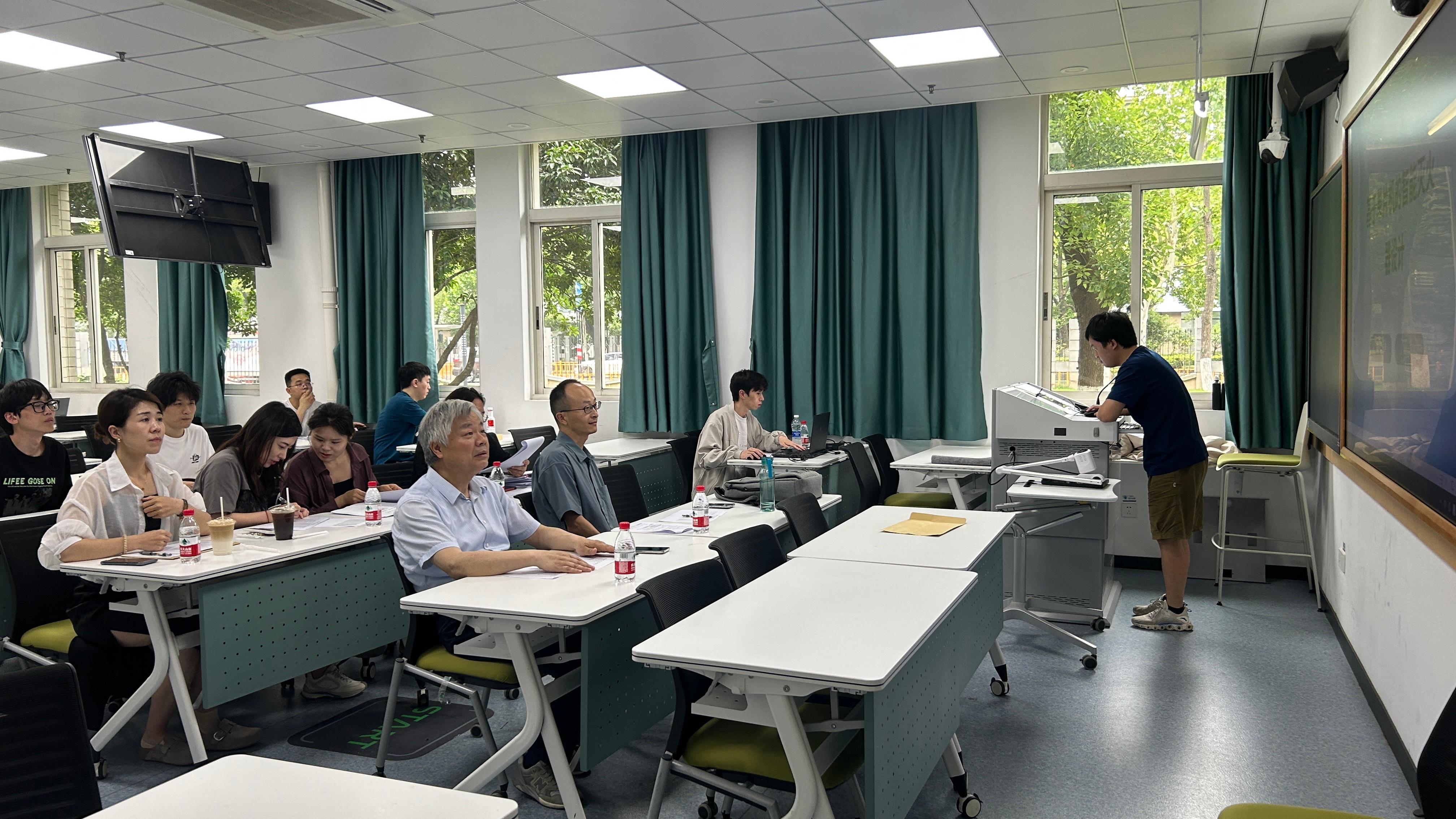 信电学院2025届本科生毕业论文答辩会圆满举行